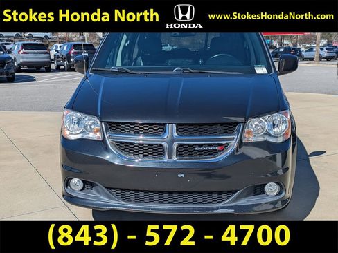 Used 2018 Dodge Grand Caravan SXT image 9