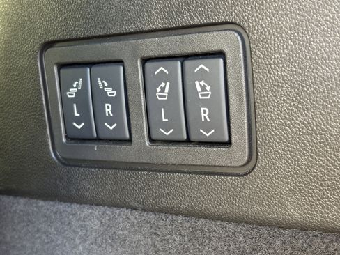 Certified 2025 Cadillac XT6 Premium Luxury image 10