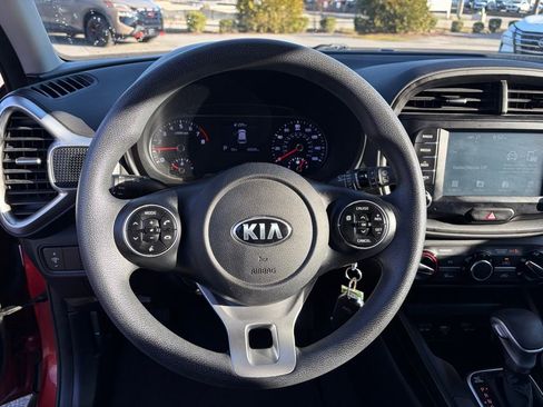 Used 2021 Kia Soul LX image 14