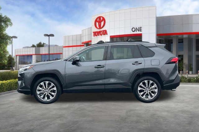 Certified 2022 Toyota RAV4 XLE Premium AWD/4WD image 9