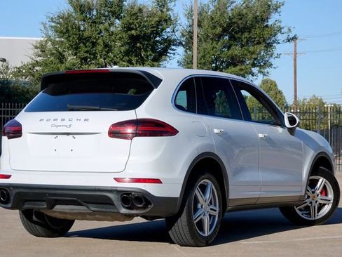 Used 2016 Porsche Cayenne S w/ Premium Plus Package image 21