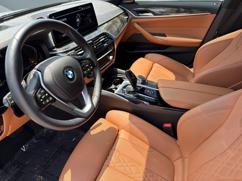 Used 2023 BMW 540i w/ Premium Package RWD image 3