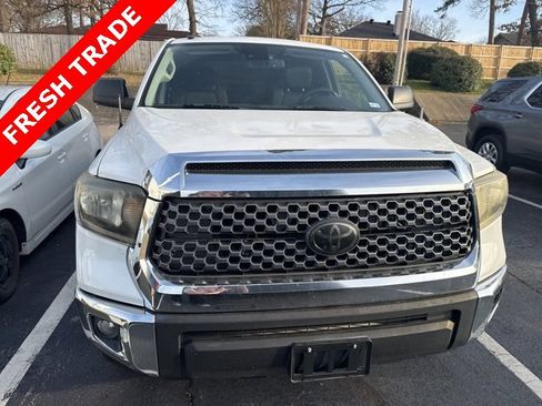 Used 2018 Toyota Tundra SR5 w/ SR5 Upgrade Package image 2