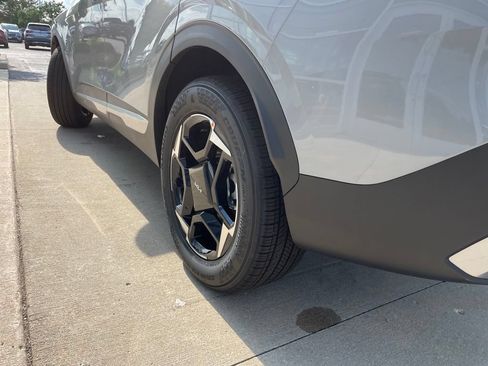 New 2026 Kia Sportage EX AWD/4WD image 18