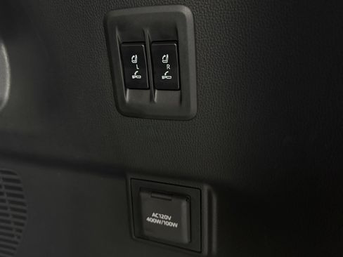Used 2025 Lexus GX 550 w/ Accessory Package (2T) AWD/4WD image 40