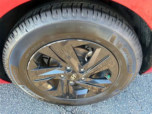 Used 2021 Hyundai Elantra SEL w/ Cargo Package image 19