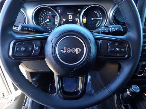 Used 2023 Jeep Wrangler Unlimited image 12