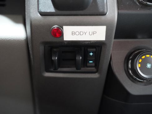 Used 2019 Ford F550 4x4 Regular Cab Super Duty image 25