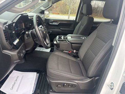 Used 2024 Chevrolet Silverado 1500 LT image 11