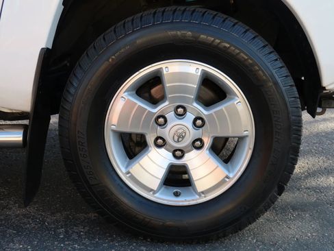 Used 2013 Toyota Tacoma PreRunner w/ TRD Sport Pkg image 7