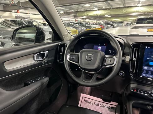 Certified 2023 Volvo XC40 B5 Plus w/ Protection Package Premier AWD/4WD image 23
