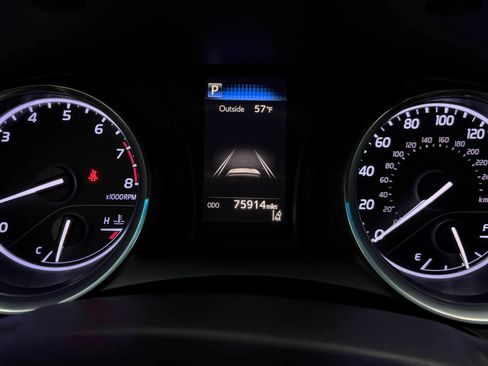 Used 2018 Toyota Camry LE image 14