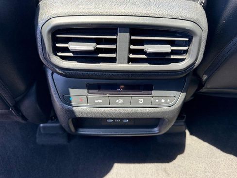 Used 2025 Honda Pilot Touring image 13