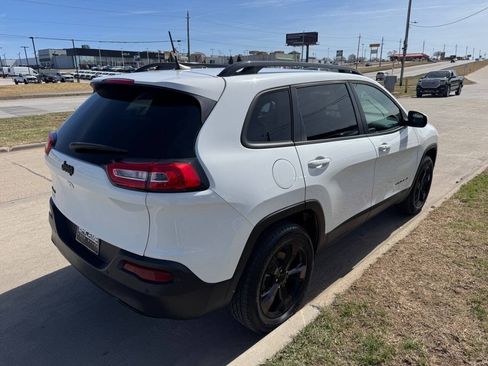 Used 2016 Jeep Cherokee High Altitude AWD/4WD image 5
