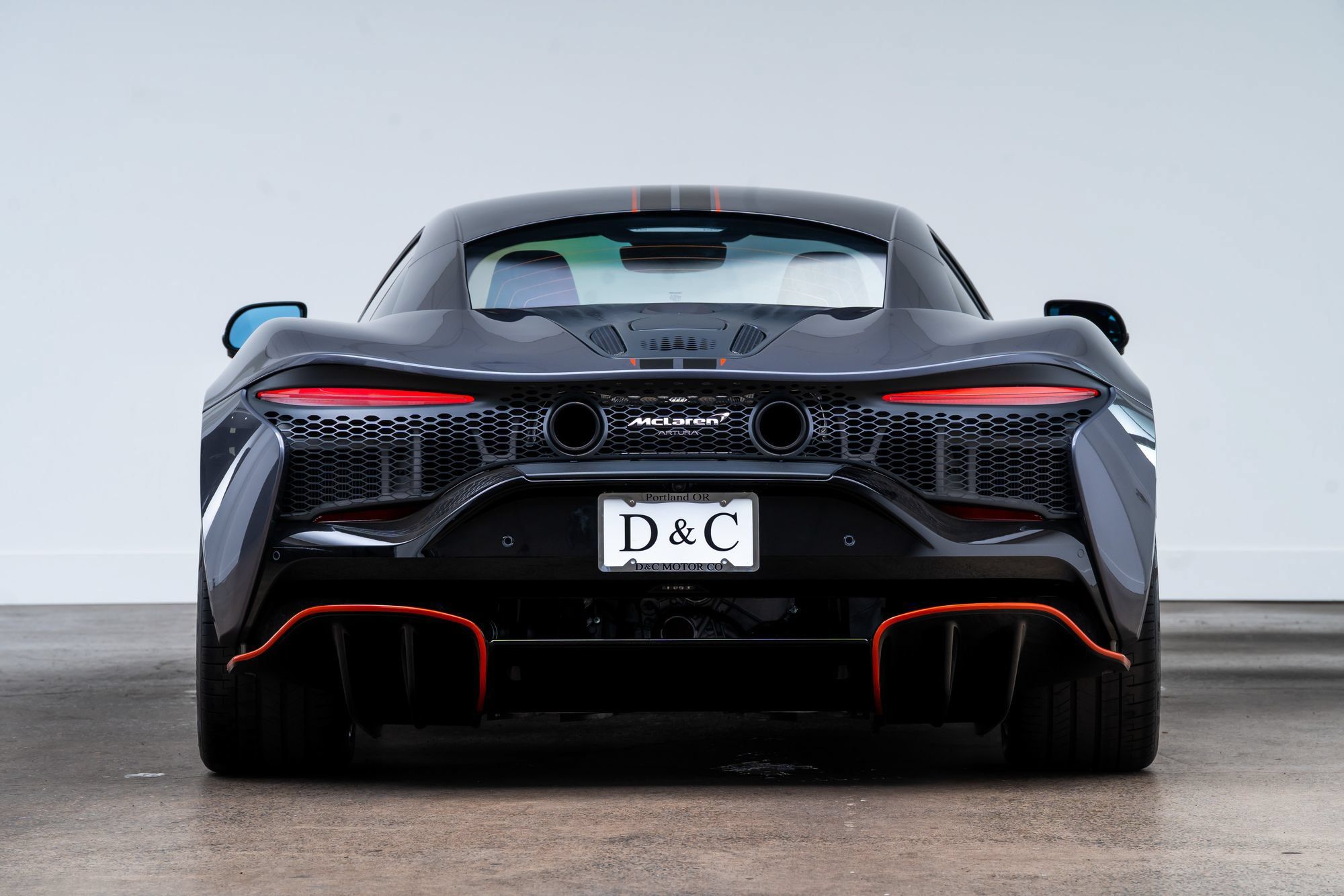 Used 2024 McLaren Artura RWD image 13