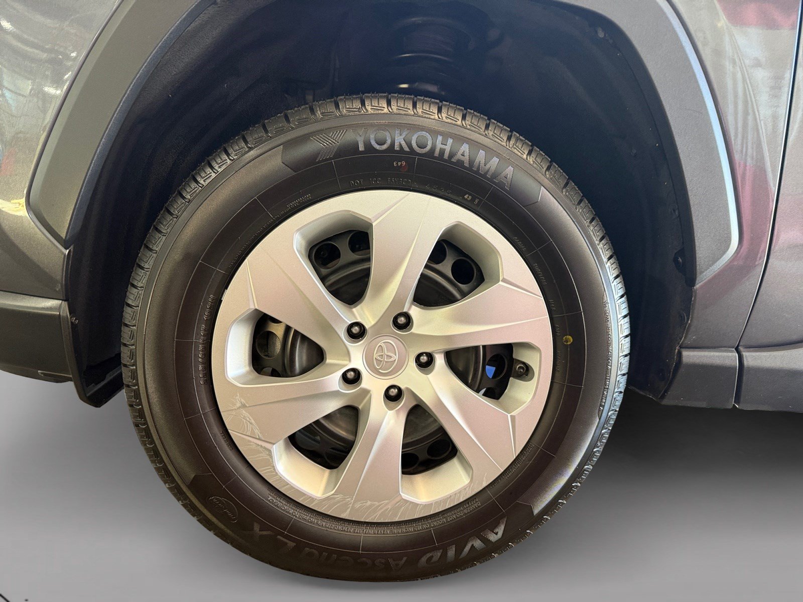 Used 2023 Toyota RAV4 LE FWD image 9