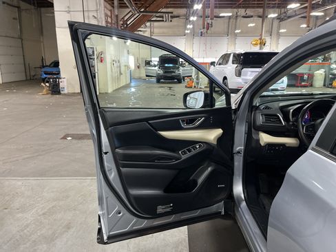 Used 2020 Subaru Ascent Limited w/ Technology Package AWD/4WD image 16