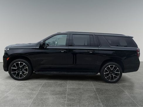 Certified 2024 Chevrolet Suburban RST w/ Luxury Package AWD/4WD image 2