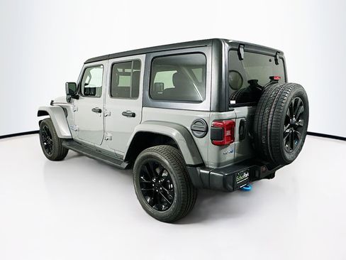 Used 2022 Jeep Wrangler Unlimited Sahara w/ Cold Weather Group AWD/4WD image 5