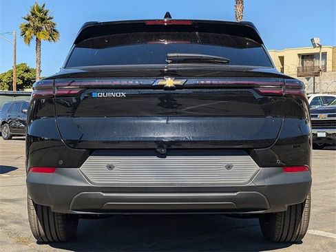 New 2026 Chevrolet Equinox EV LT image 9