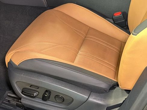 Used 2025 Lexus ES 300h w/ Technology Package image 20