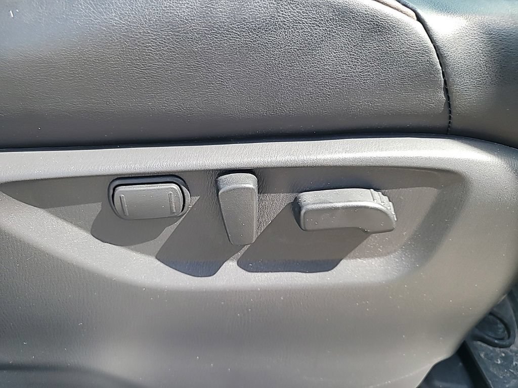 Used 2023 Nissan Armada Platinum w/ Captain's Chairs Package AWD/4WD image 33