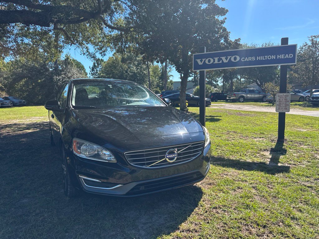 Used 2017 Volvo S60 T5 Inscription FWD image 2