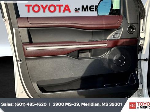 Used 2024 Ford Expedition Limited image 17