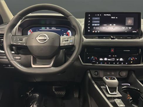 Certified 2025 Nissan Rogue SL w/ SL Premium Package image 14