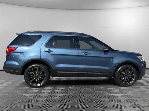Used 2019 Ford Explorer XLT w/ Equipment Group 202A image 6