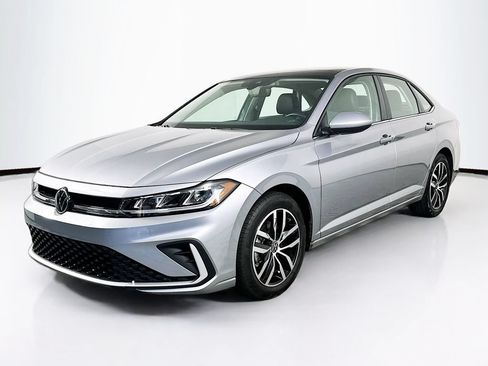 Used 2025 Volkswagen Jetta SE w/ Sunroof Package FWD image 1