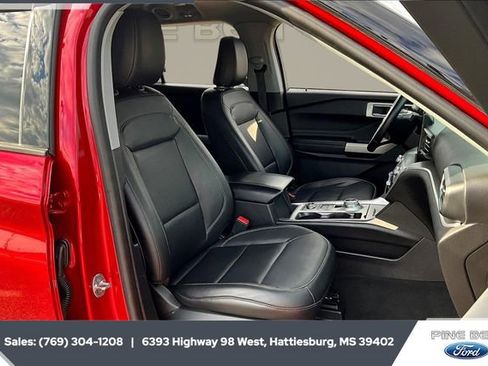 Used 2022 Ford Explorer XLT w/ Equipment Group 202A image 6