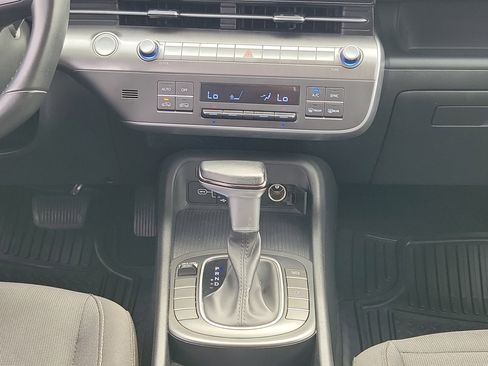 Used 2024 Hyundai Kona SEL FWD image 19