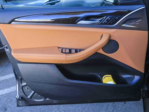 Used 2025 BMW X4 xDrive30i image 17