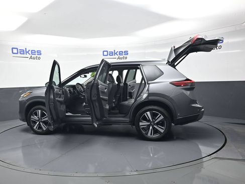 Used 2025 Nissan Rogue SL FWD image 54