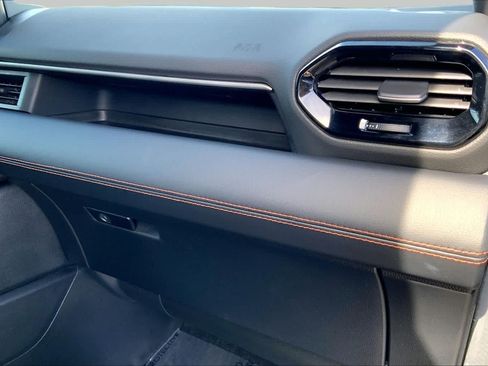 Used 2025 Honda Pilot Sport image 18