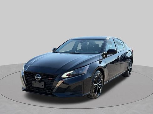 Used 2024 Nissan Altima 2.5 SR FWD image 13