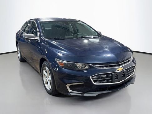 Used 2017 Chevrolet Malibu LS FWD image 3