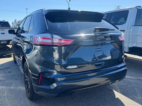 Used 2024 Ford Edge SE w/ Black Appearance Package image 6