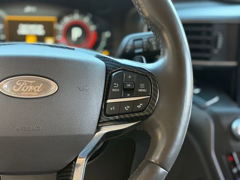 Used 2020 Ford Explorer Platinum w/ Premium Technology Package image 46