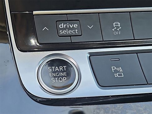 Used 2023 Audi Q7 3.0T Premium Plus image 23