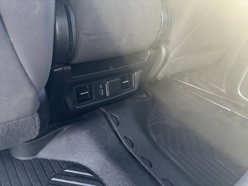 Used 2024 Chevrolet Silverado 2500 LT image 12