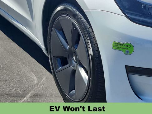 Used 2023 Tesla Model 3 Standard Range RWD image 12