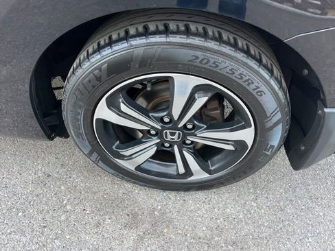 Used 2014 Honda Civic EX image 17