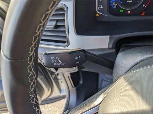 Certified 2023 Volkswagen Atlas Cross Sport SE w/ Panoramic Sunroof Package image 31