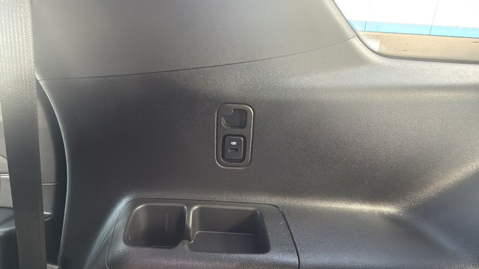 Used 2023 Chevrolet Traverse RS FWD image 26