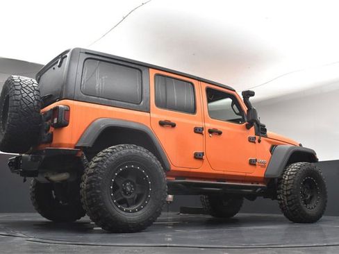 Used 2018 Jeep Wrangler Unlimited Sport S image 36
