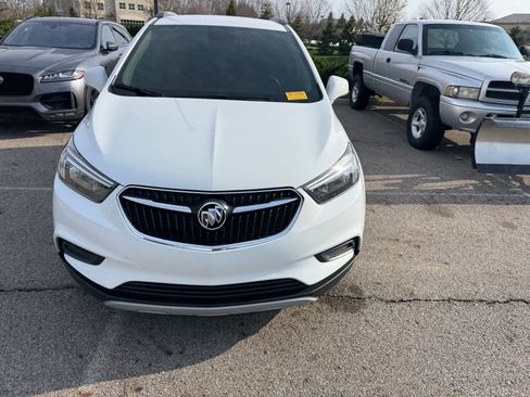 Used 2020 Buick Encore Preferred image 2