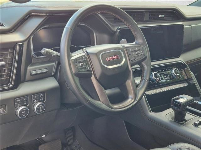Used 2024 GMC Sierra 1500 AT4 w/ Technology Package AWD/4WD image 9