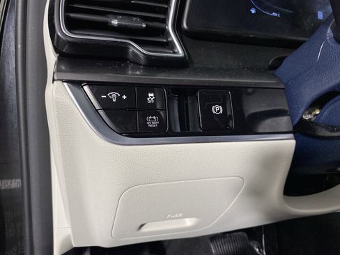 Used 2023 Kia Sportage EX image 25